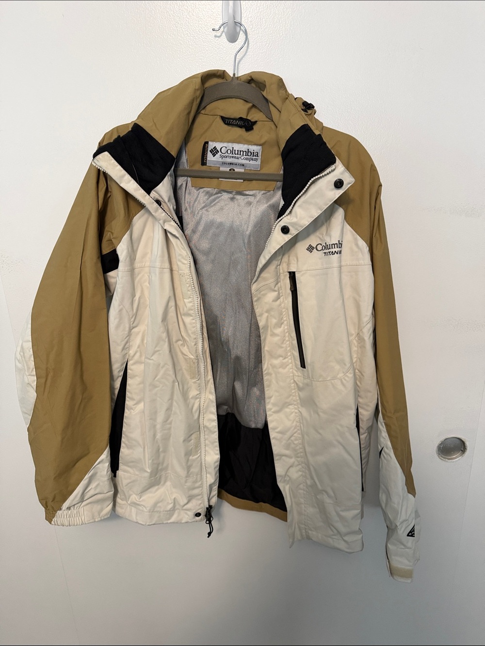 Columbia Two-Tone Tan and Cream Ski Jacket